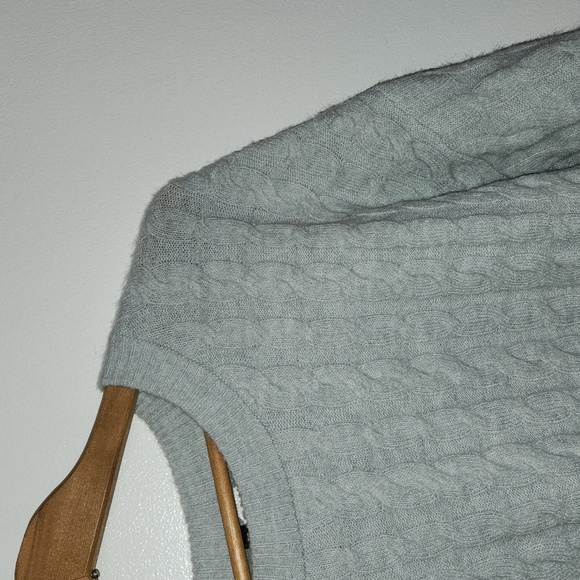 Oversized Mint Cable Knit Sweater - Picture 2 of 6